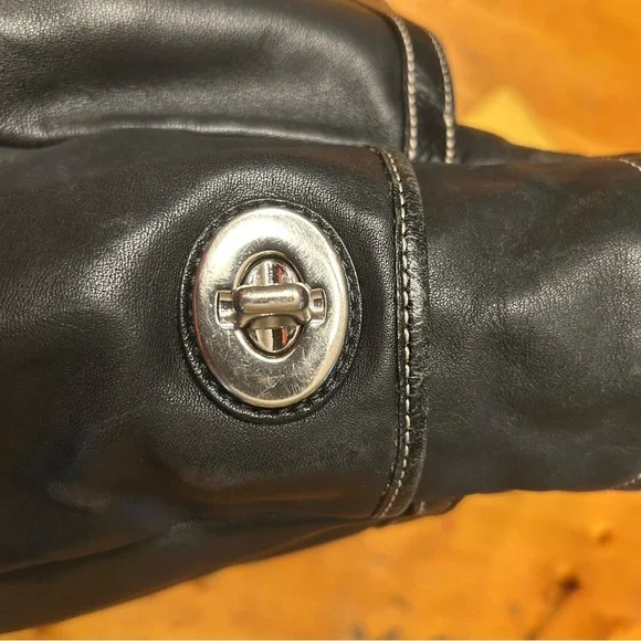 Coach Vintage Black Leather Hand Bag - Picture 6 of 16